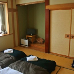 White tree lodge Japanese-style room